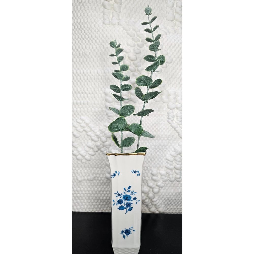 Single‎ stem vase